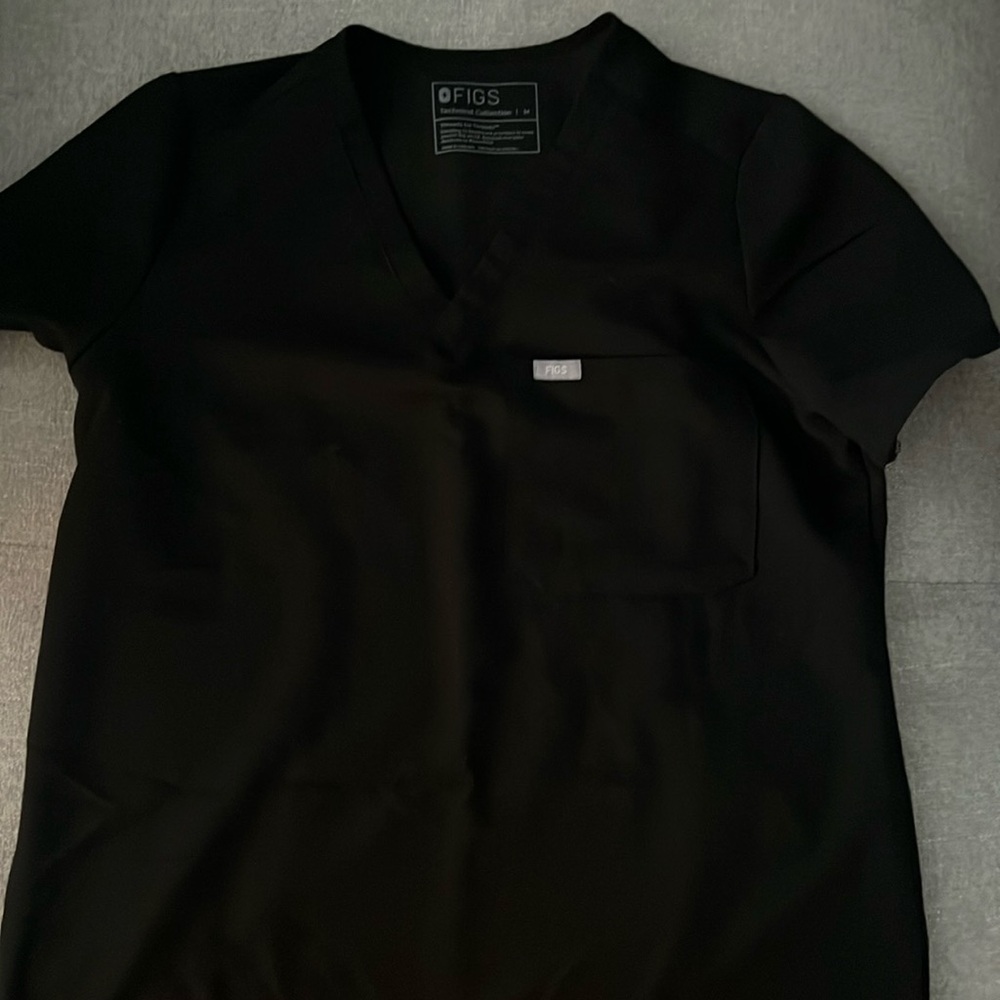 Figs scrub top